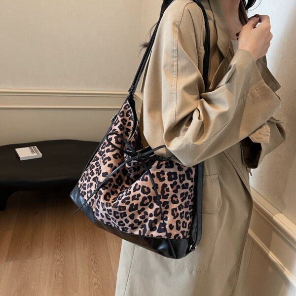 Leopard Print Personality Large Capacity Fashion Backpack Three-purpose - Image 4